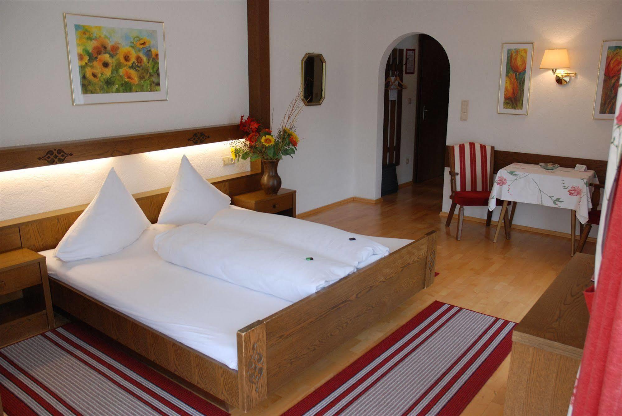 Landhaus Klausnerhof Hotel Garni Seefeld in Tirol Exterior foto